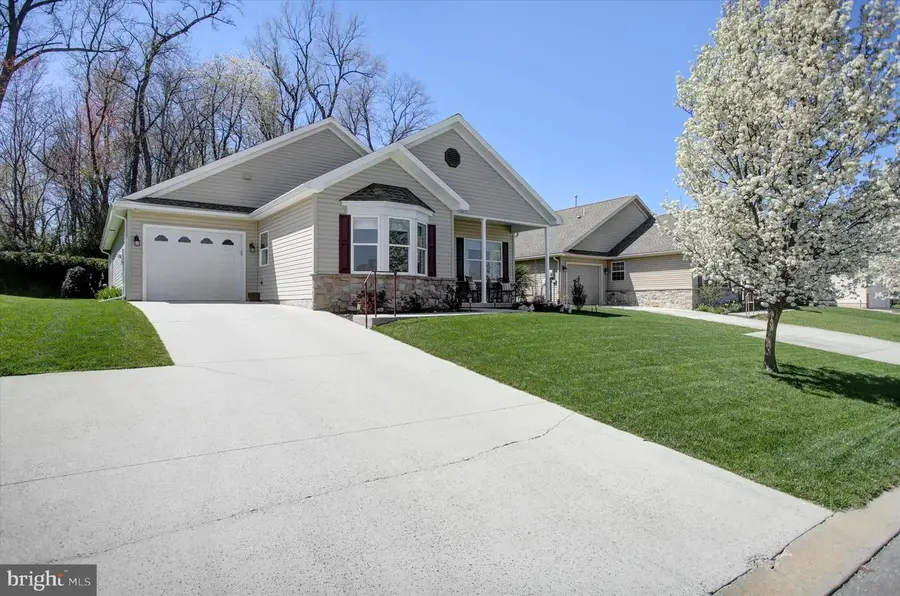 25 Colonial Court, Shippensburg, PA 17257 - #2