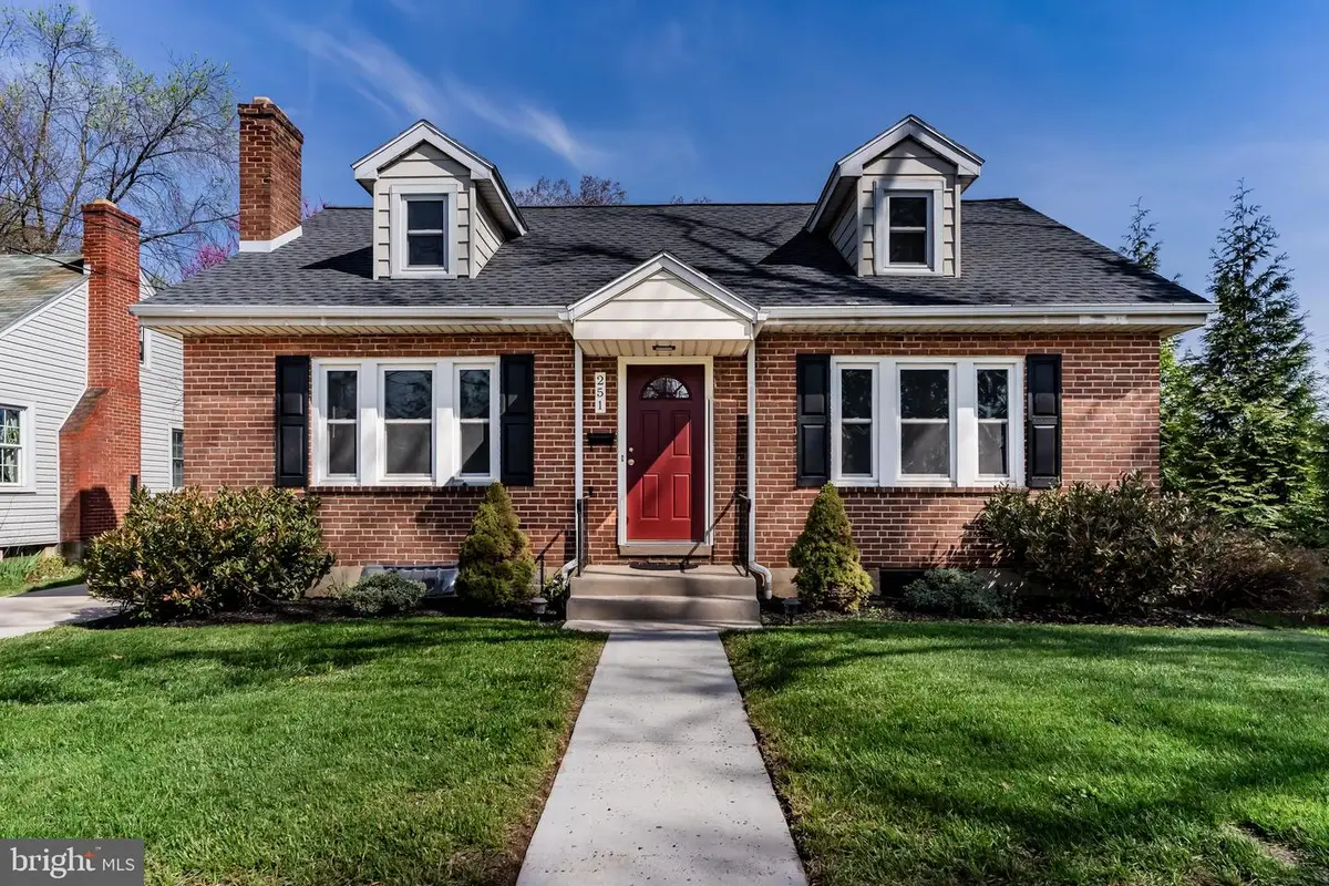 251 E Pomfret St, Carlisle, PA 17013 - #1