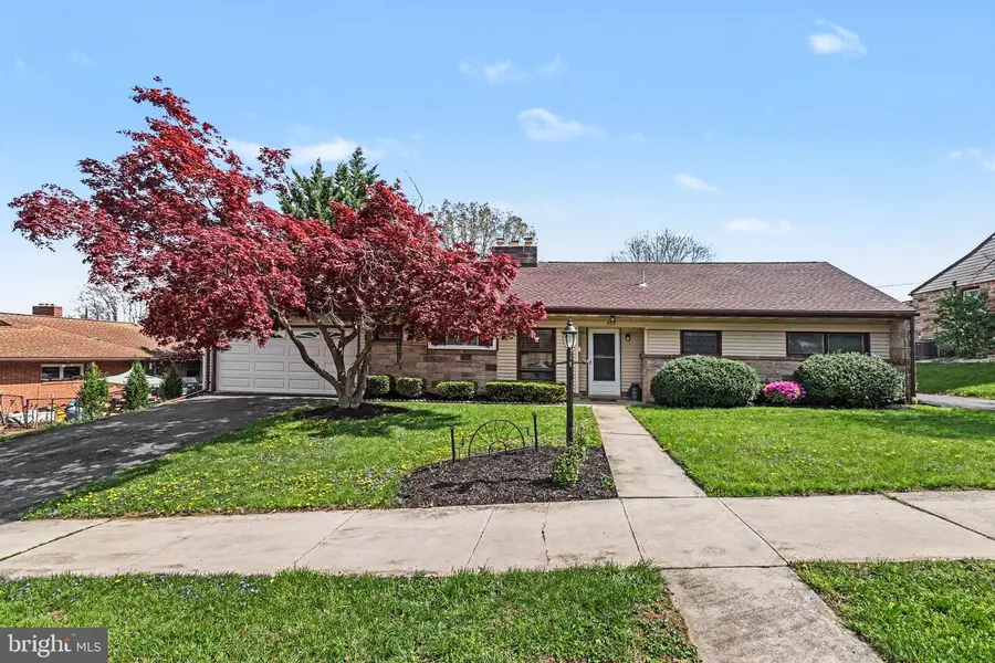 907 Allen St, New Cumberland, PA 17070 - #3