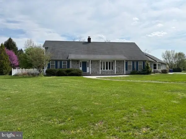 240 N Old Stonehouse Road, CARLISLE, PA 17015