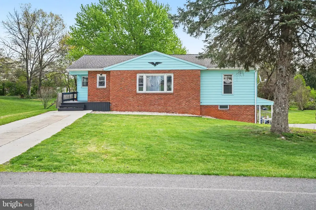 116 Willow Dr, Shippensburg, PA 17257 - #1