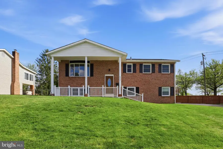 604 D St, Carlisle, PA 17013 - #2