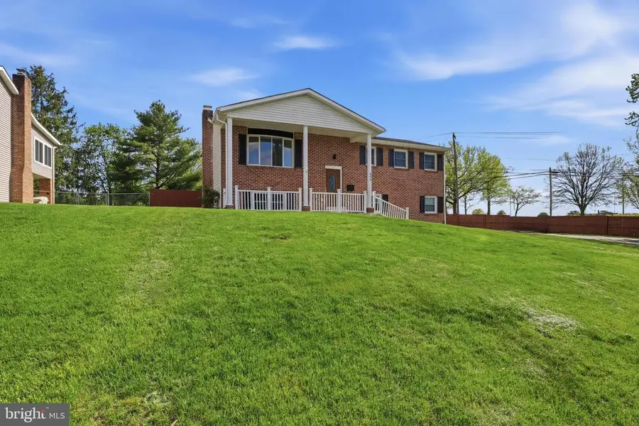 604 D St, Carlisle, PA 17013 - #3