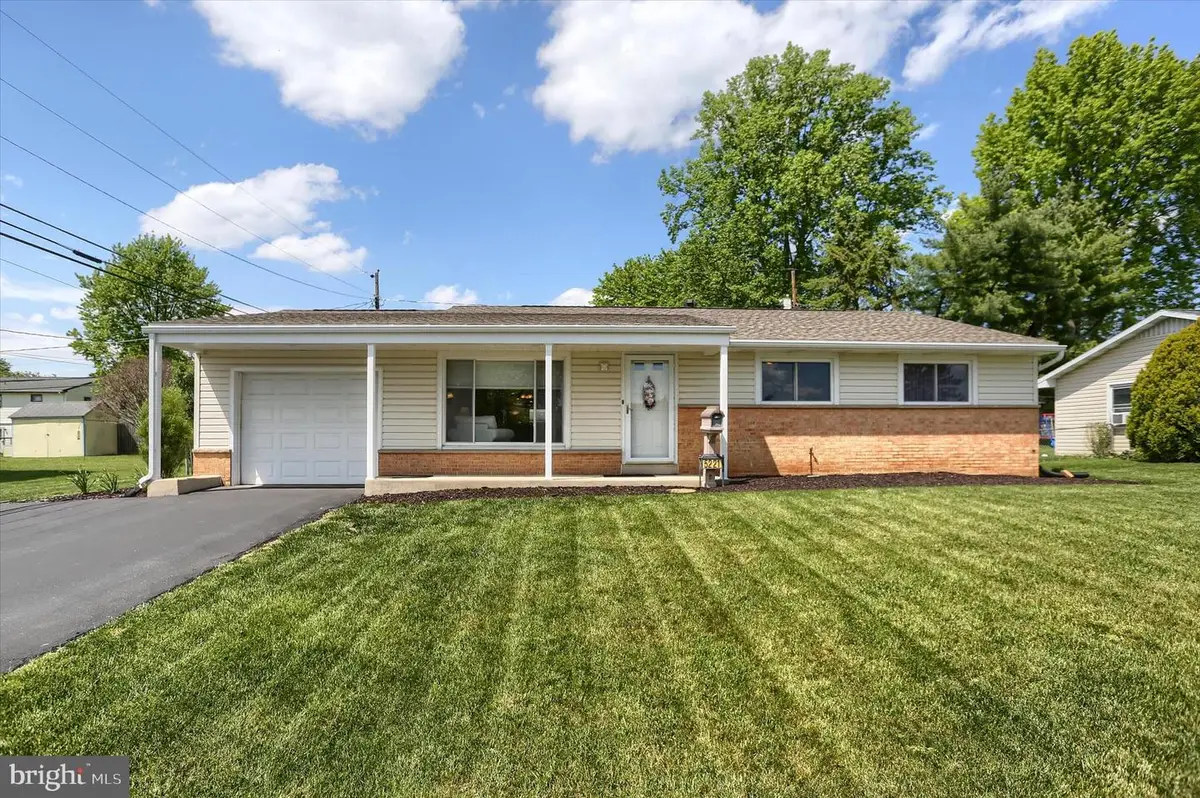 5221 Stuart Dr, Mechanicsburg, PA 17055 - #1