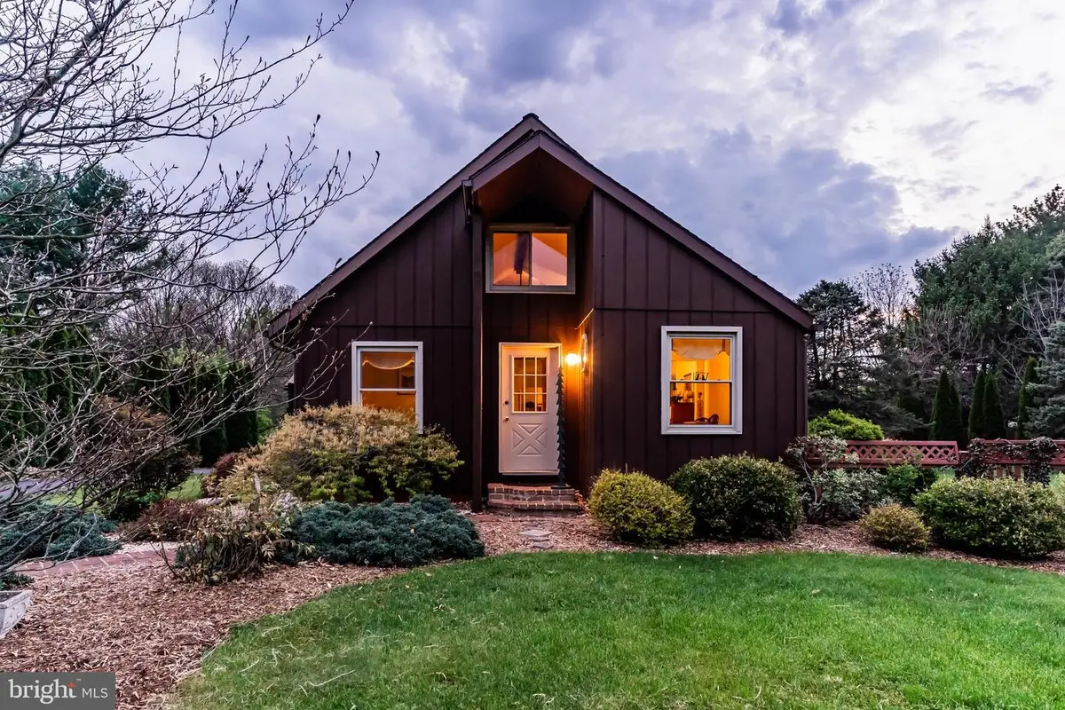 100 Burnt House Rd, Carlisle, PA 17015 - #1