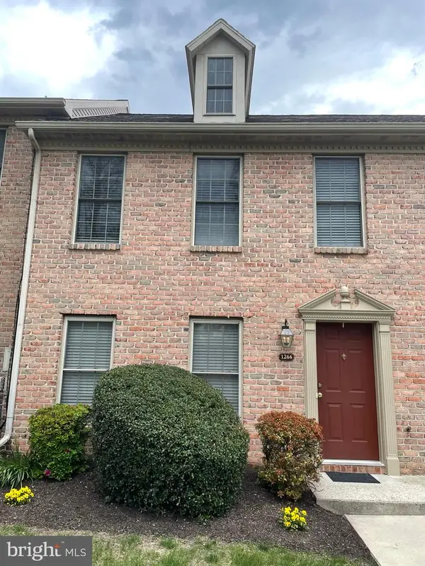 1266 Hunters Ridge Dr, MECHANICSBURG, PA 17050