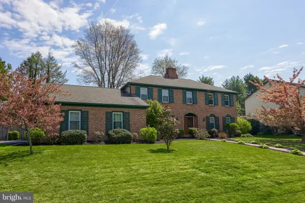 483 Woodcrest Dr, MECHANICSBURG, PA 17050