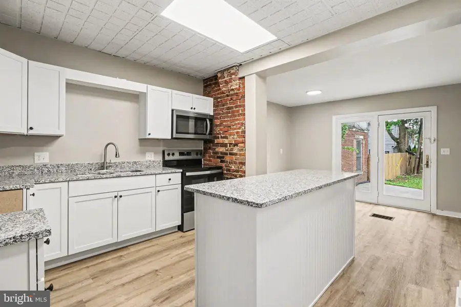 108 W Pomfret St, Carlisle, PA 17013 - #3