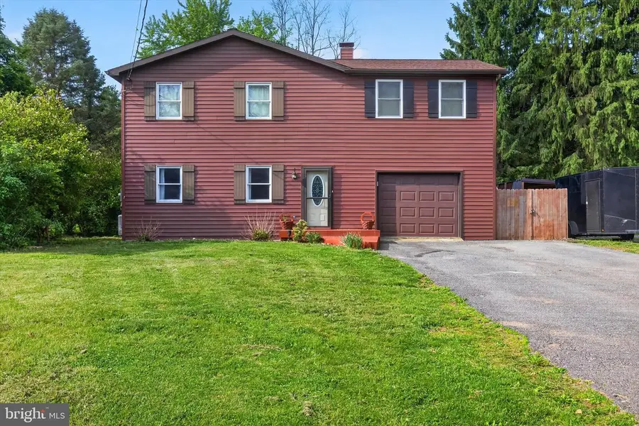 307 W Pine Street, Mount Holly Springs, PA 17065 - #2