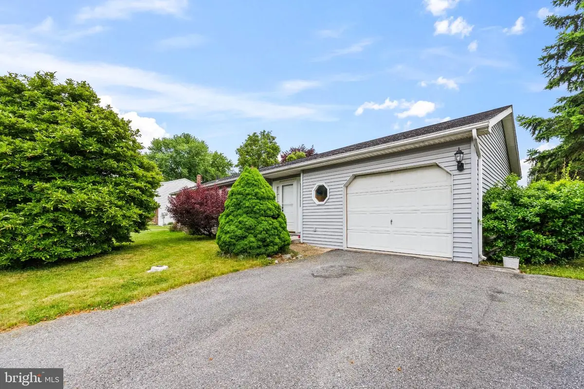 9 Raspberry Dr, Mechanicsburg, PA 17050 - #1