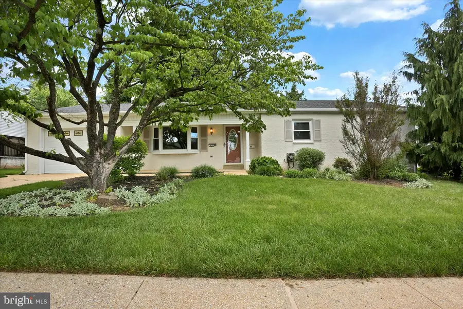 415 Alison Ave, Mechanicsburg, PA 17055 - #2
