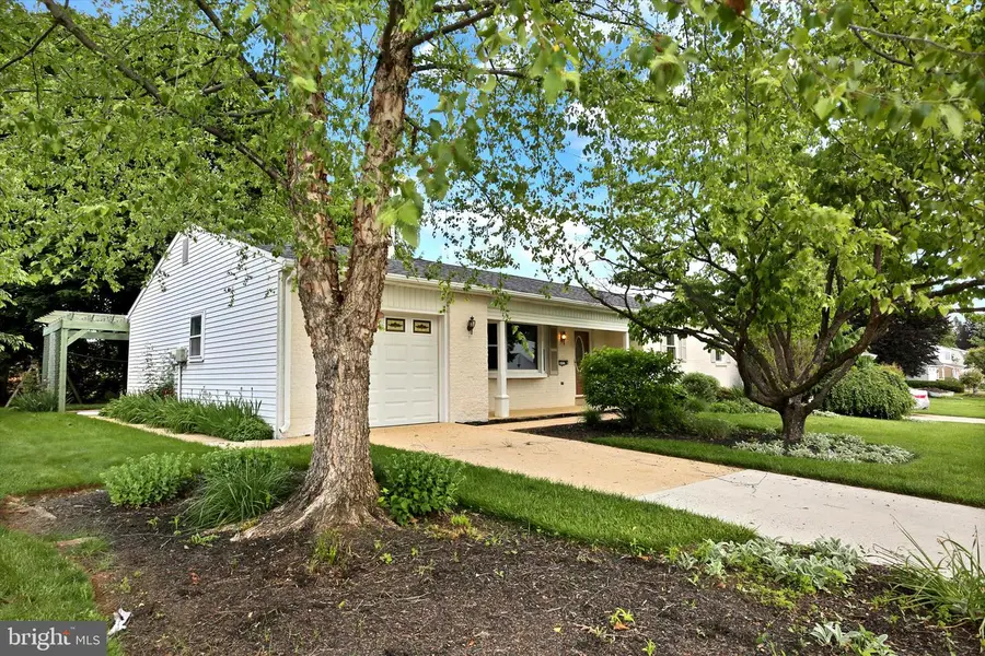 415 Alison Ave, Mechanicsburg, PA 17055 - #3