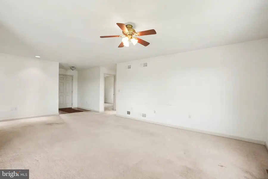 100 Garfield Dr, Carlisle, PA 17015 - #3