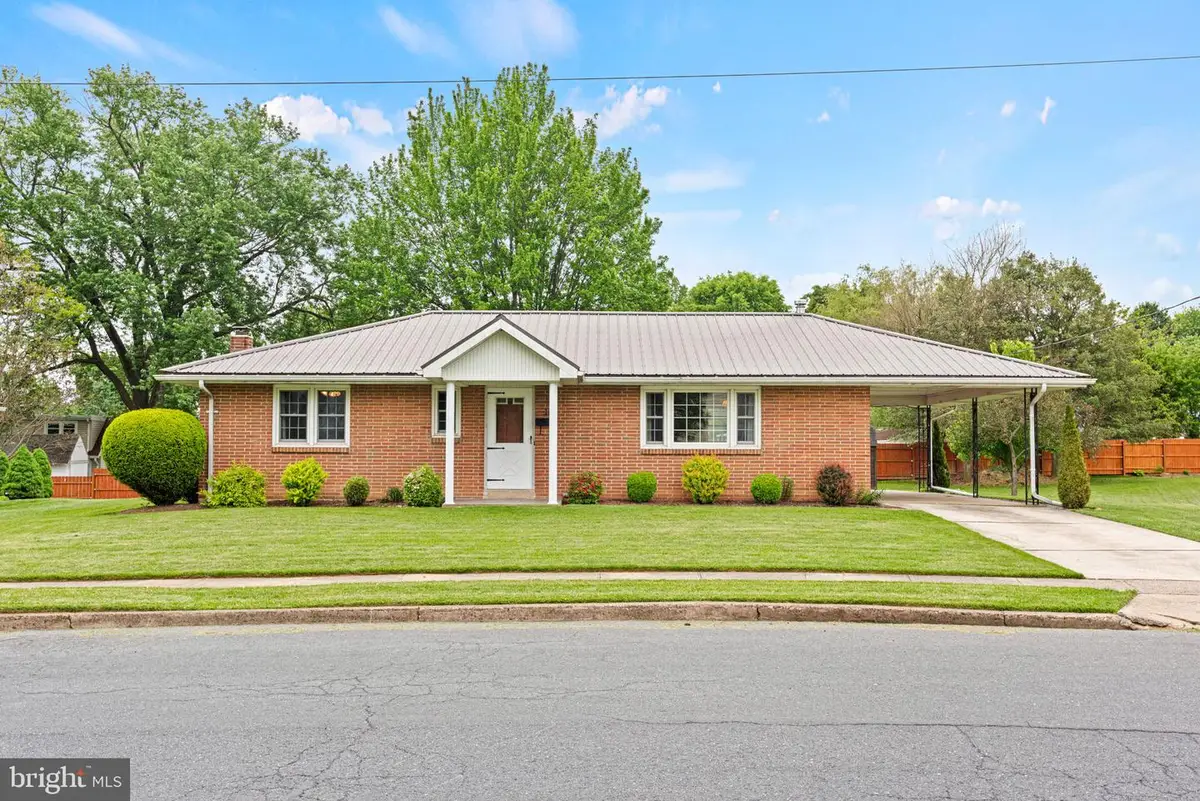 18 Chestnut St, Camp Hill, PA 17011 - #1