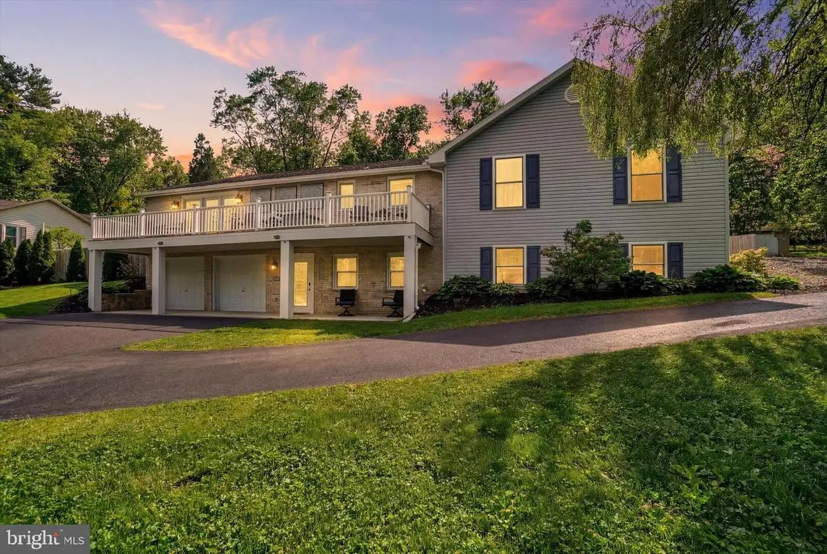 5030 Erbs Bridge Rd, Mechanicsburg, PA 17050 - #1