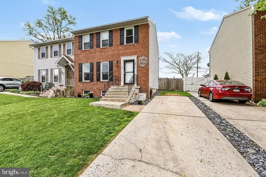 1011 Northfield Dr, Carlisle, PA 17013 - #2