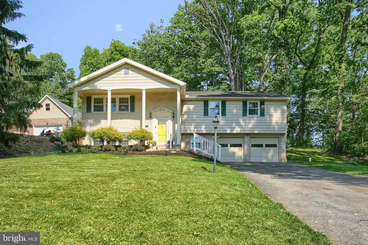 25 Hickory Road, Carlisle, PA 17015 - #1