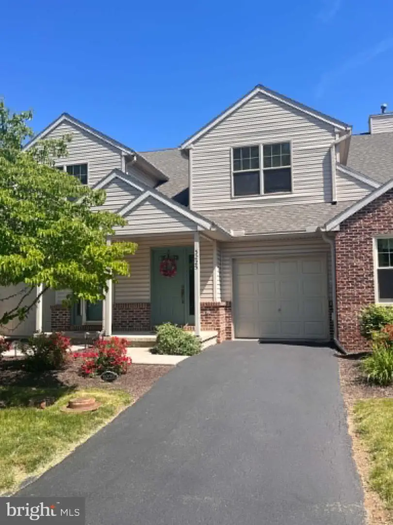 5225 Cobblestone Dr, Mechanicsburg, PA 17055 - #1