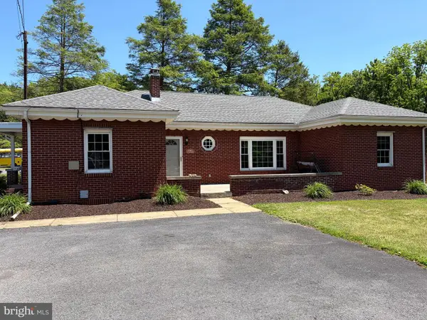 1001 S York Street, MECHANICSBURG, PA 17055