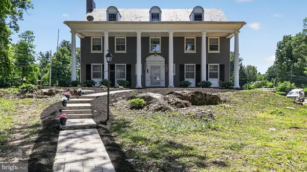 808 Walnut Ln, CARLISLE, PA 17013