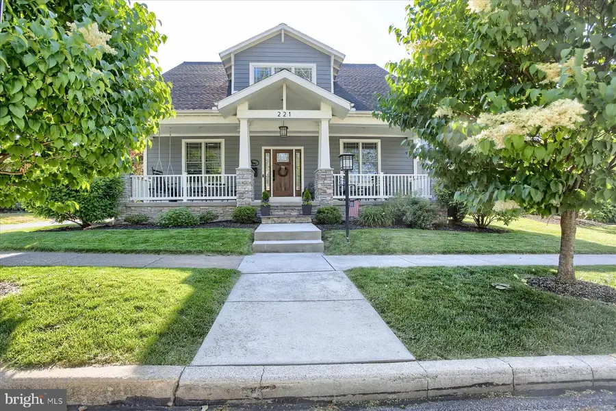 221 Wilson St, Carlisle, PA 17013 - #2