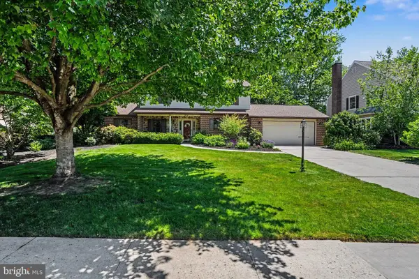 1204 Fleetwood Dr, CARLISLE, PA 17013