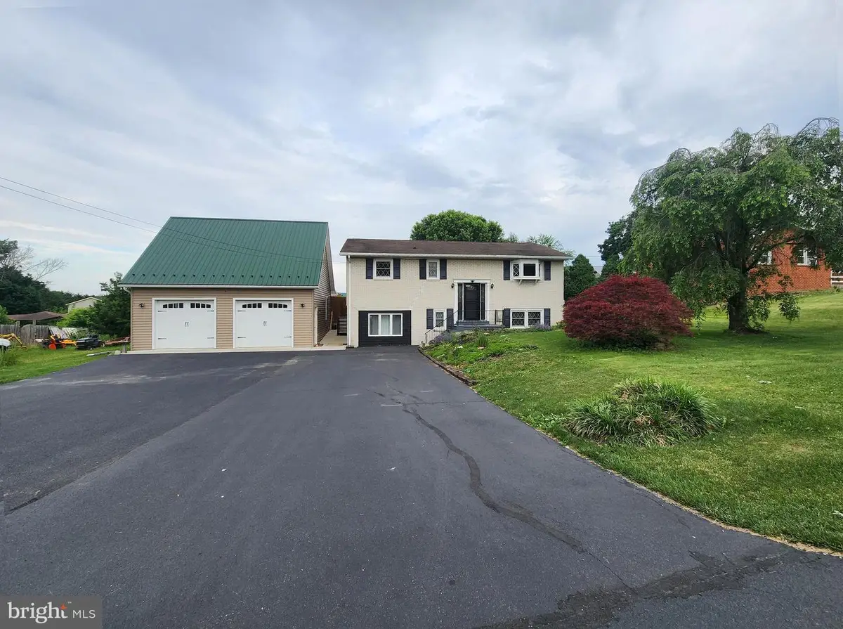 108 Willow Dr, Shippensburg, PA 17257 - #1
