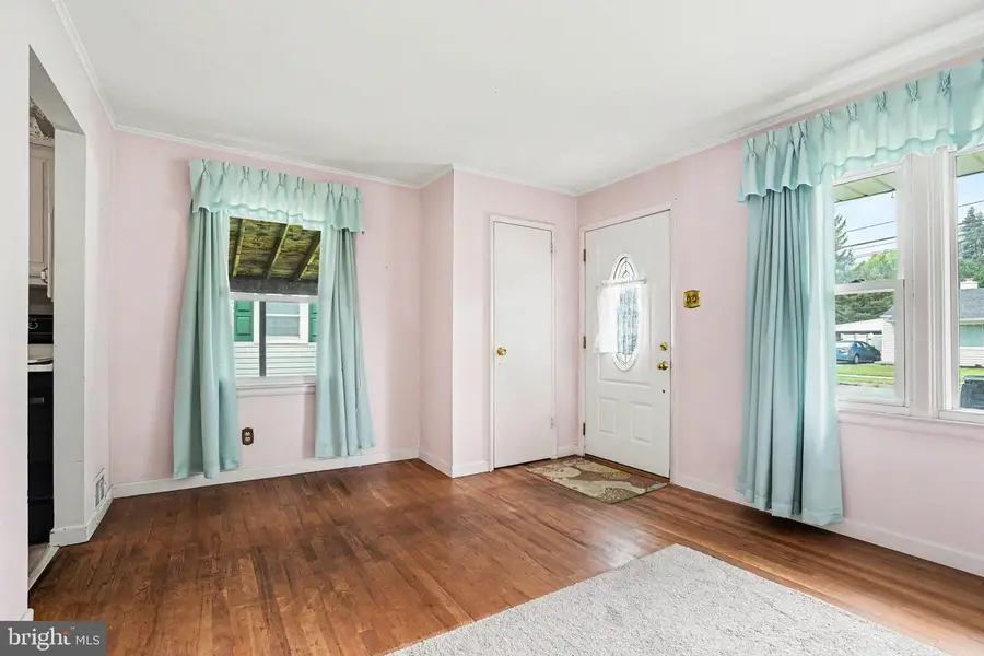 56 Sussex Rd, Camp Hill, PA 17011 - #2