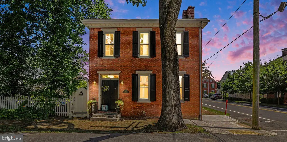 124 3rd St, Boiling Springs, PA 17007 - #1