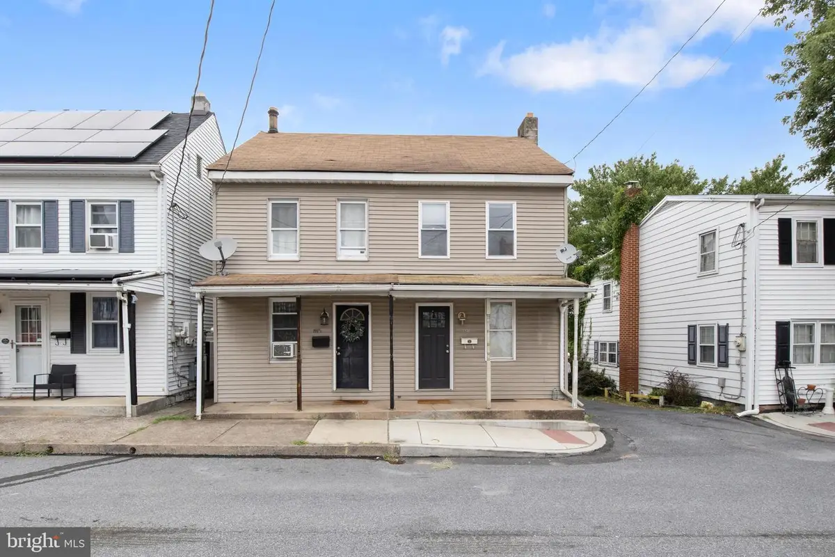 521 1/2 Market St, New Cumberland, PA 17070 - #1