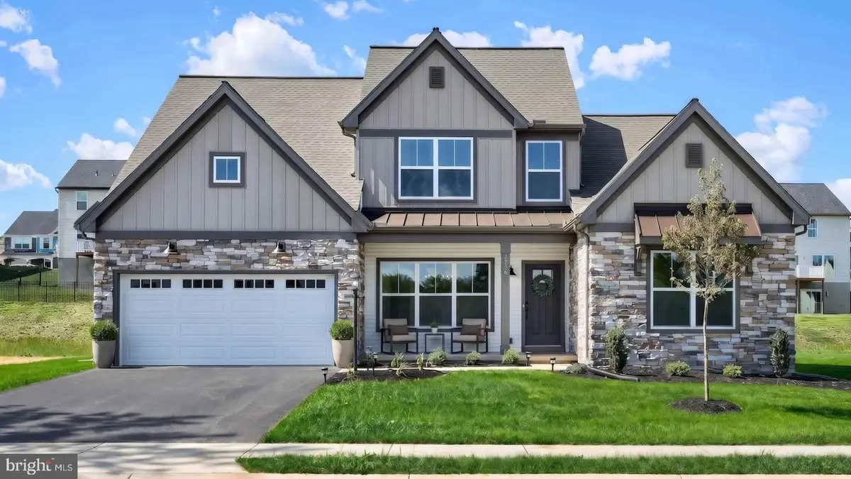 2236 S Autumn Chase Dr, Mechanicsburg, PA 17055 - #1