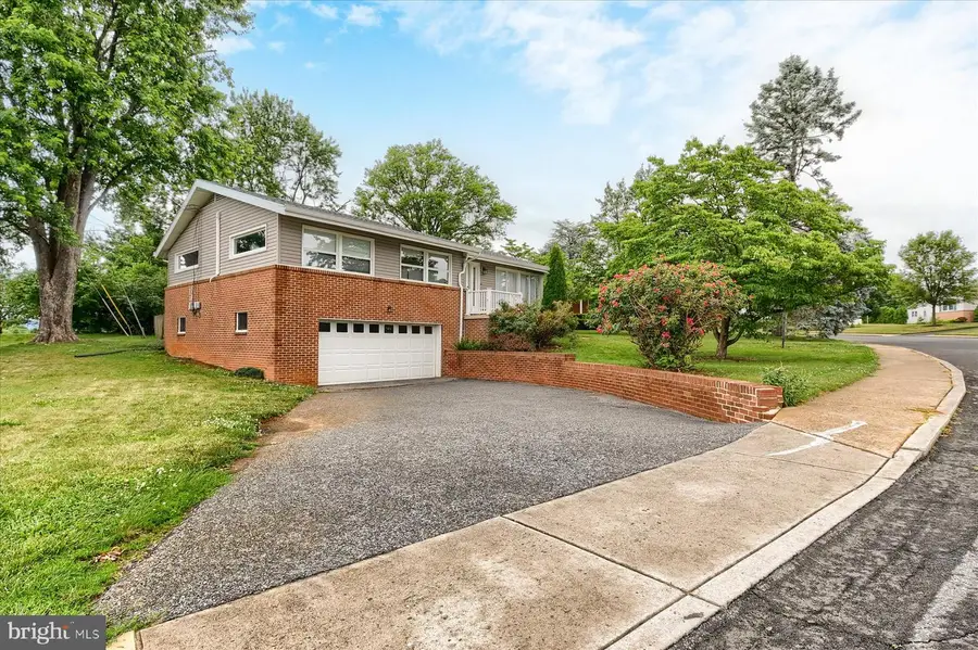 800 Redwood Dr, Carlisle, PA 17013 - #3