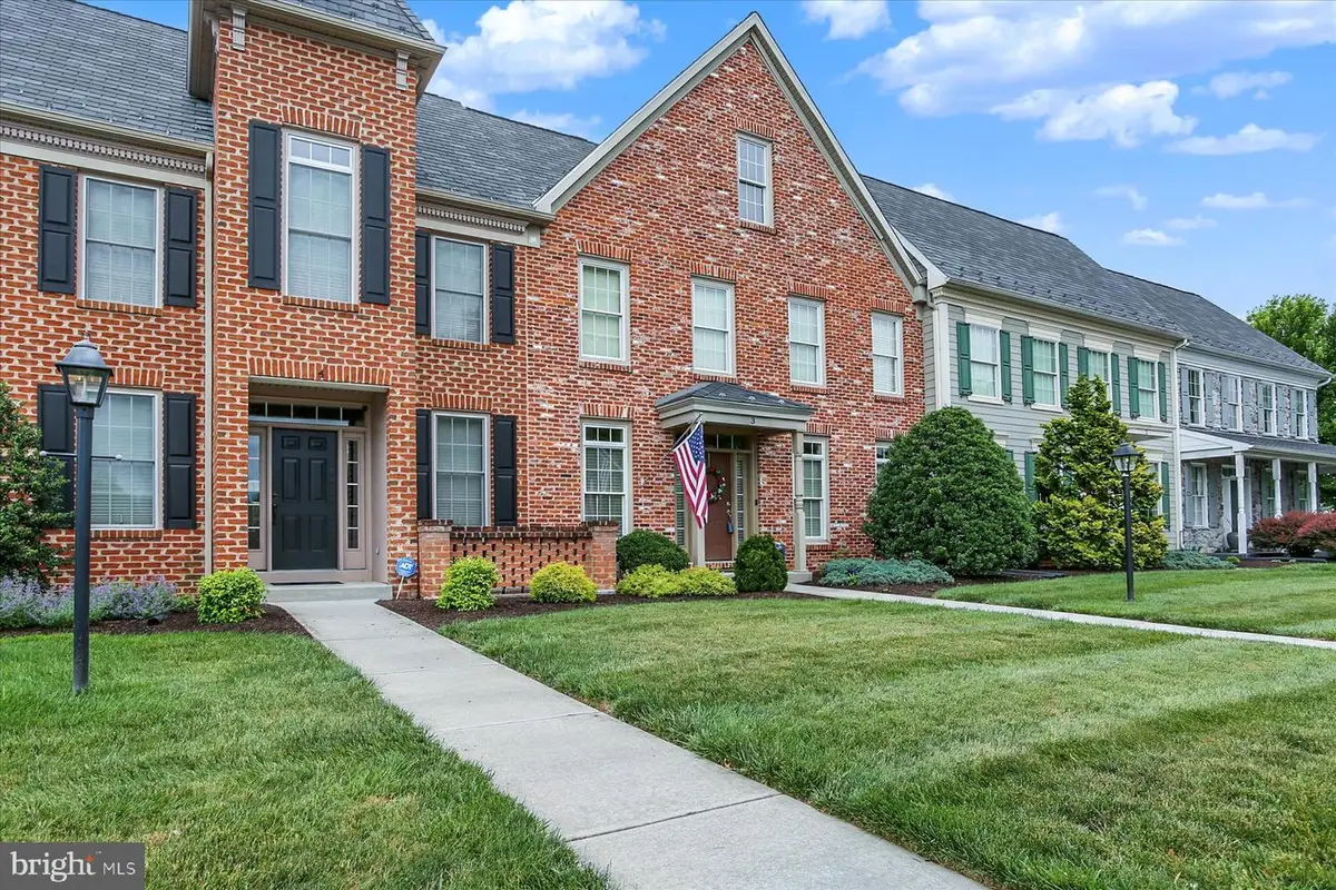 3 Jamestown Sq, Mechanicsburg, PA 17050 - #1