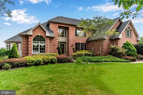 7 Accent Cir, CAMP HILL, PA 17011