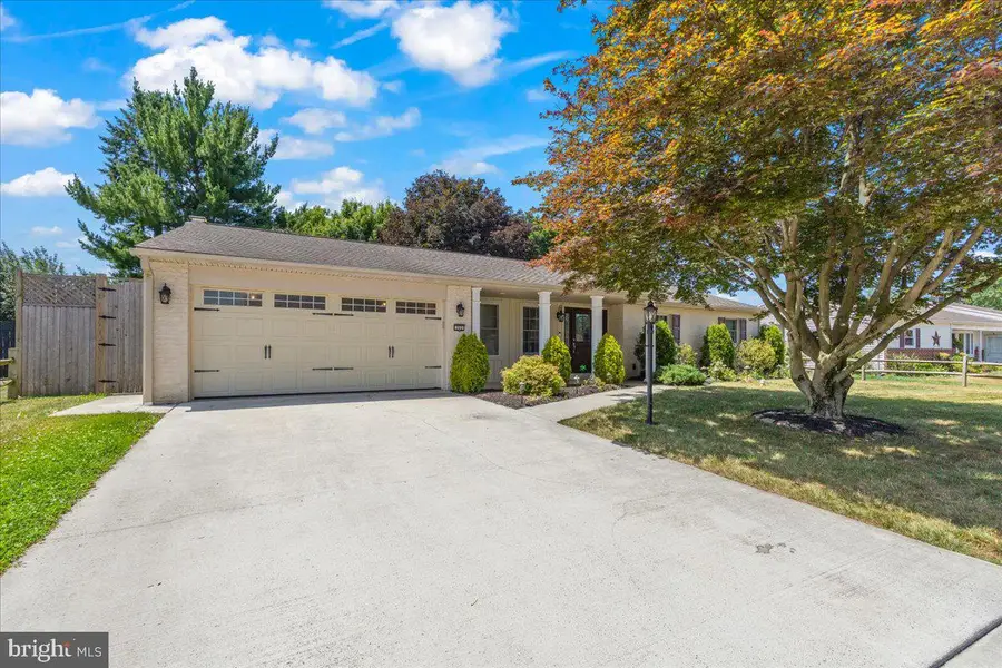 702 Robert St, Mechanicsburg, PA 17055 - #2