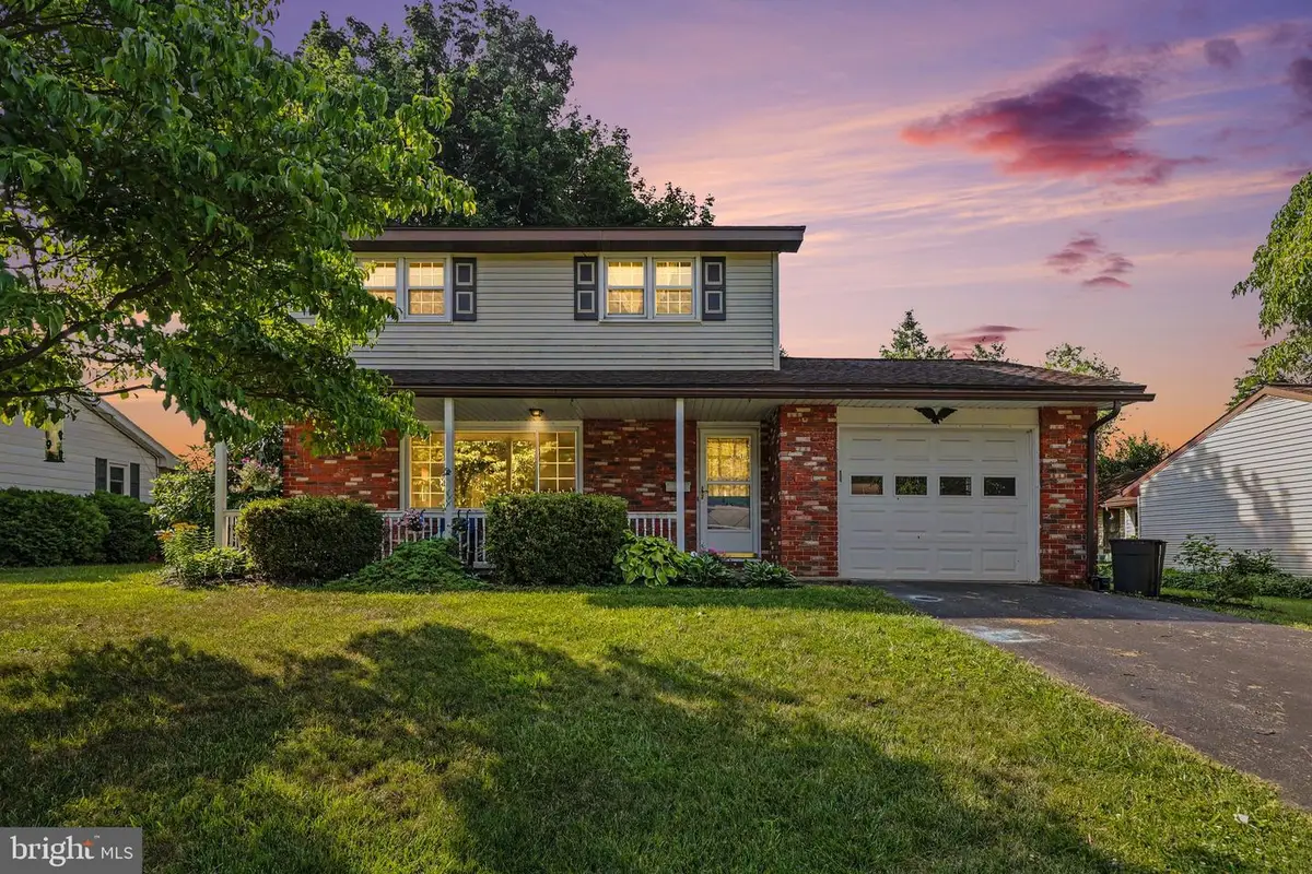 815 Fairview Rd, Carlisle, PA 17013 - #1