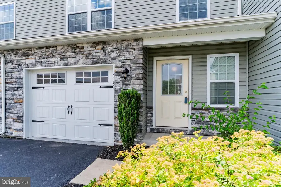 329 Briar Ridge Cir, Enola, PA 17025 - #2