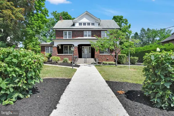 1920 Market St, CAMP HILL, PA 17011