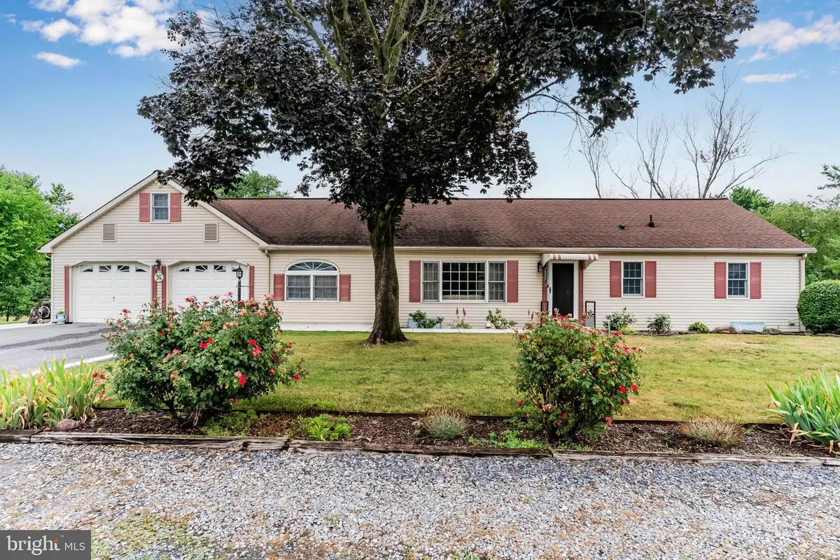 3049 Spring Rd, Carlisle, PA 17013 - #1