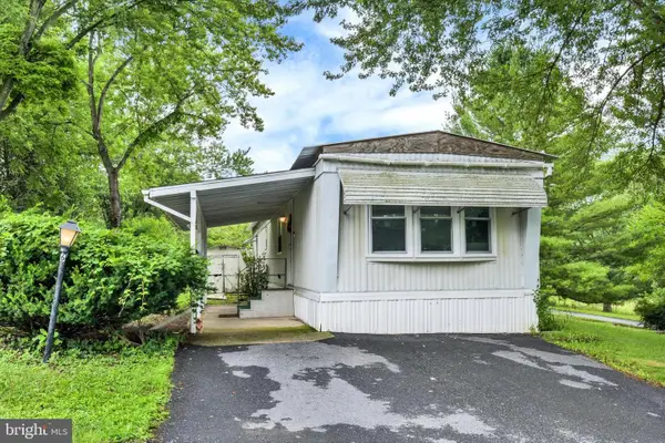 6 Buttonwood Lane, CARLISLE, PA 17015