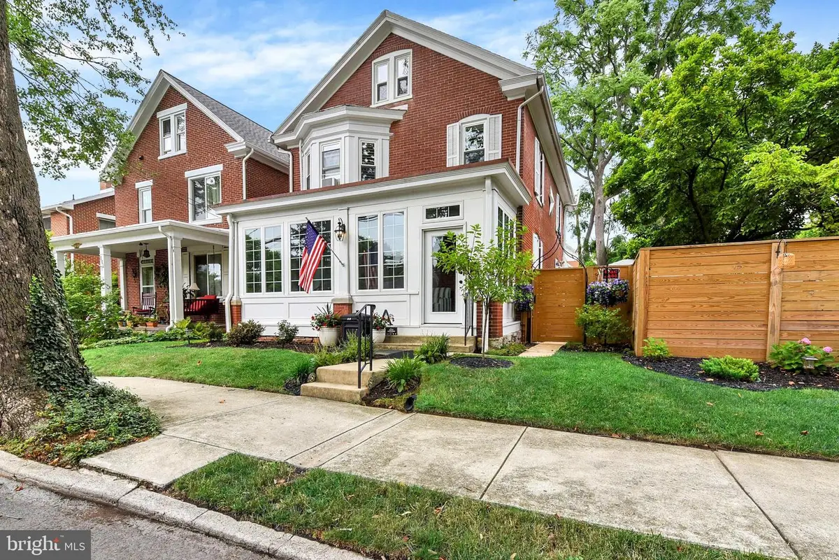 337 Graham St, Carlisle, PA 17013 - #1