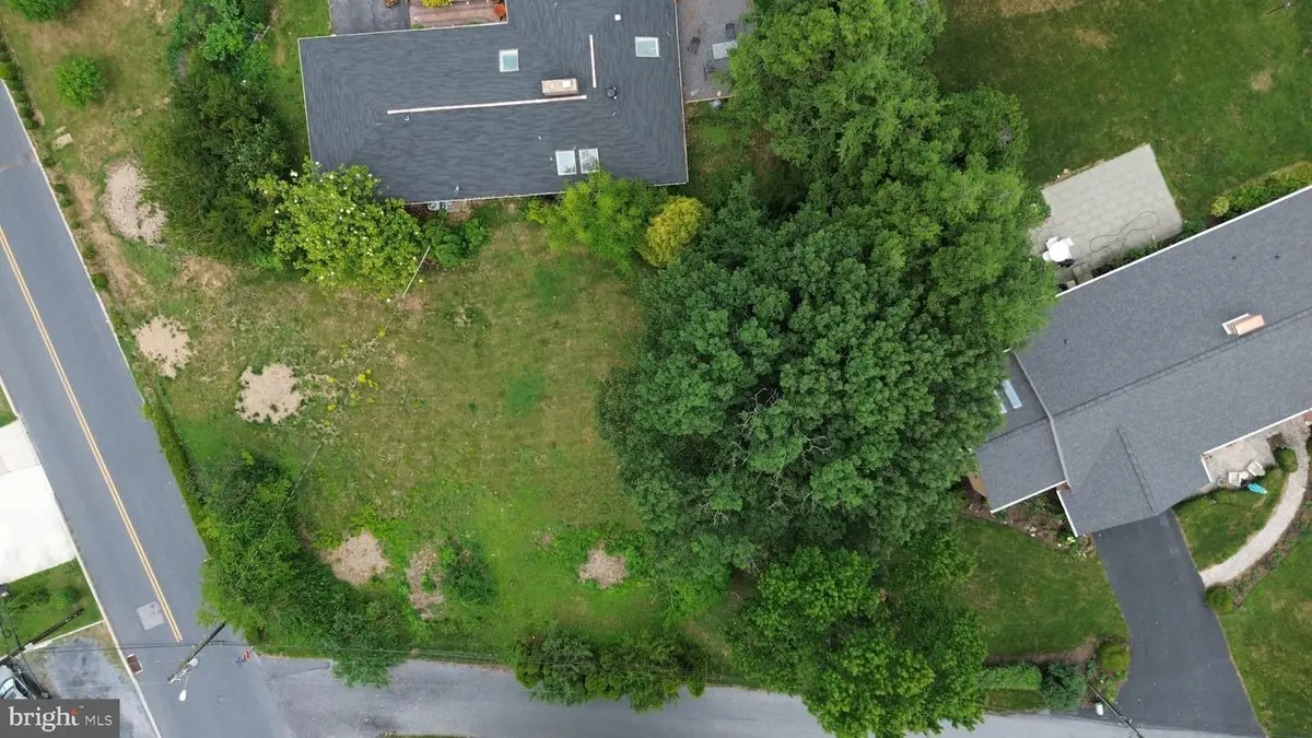 200 Garrett Ln, Camp Hill, PA 17011 - #1