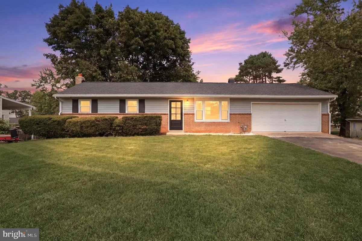 5013 Lenker St, Mechanicsburg, PA 17050 - #1