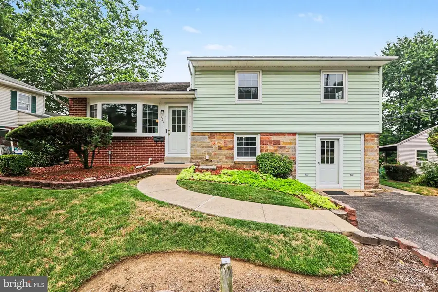 127 Henry Rd, Enola, PA 17025 - #2