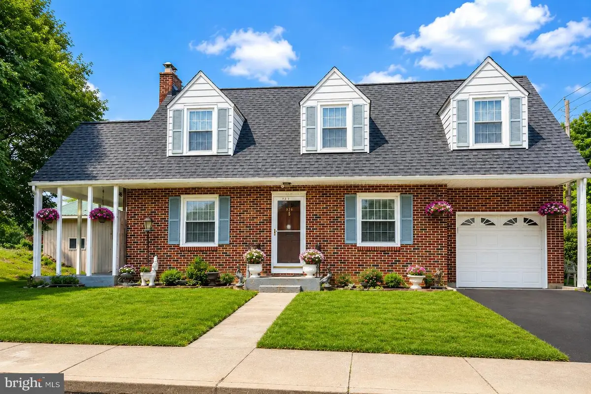 936 N Pitt St, Carlisle, PA 17013 - #1