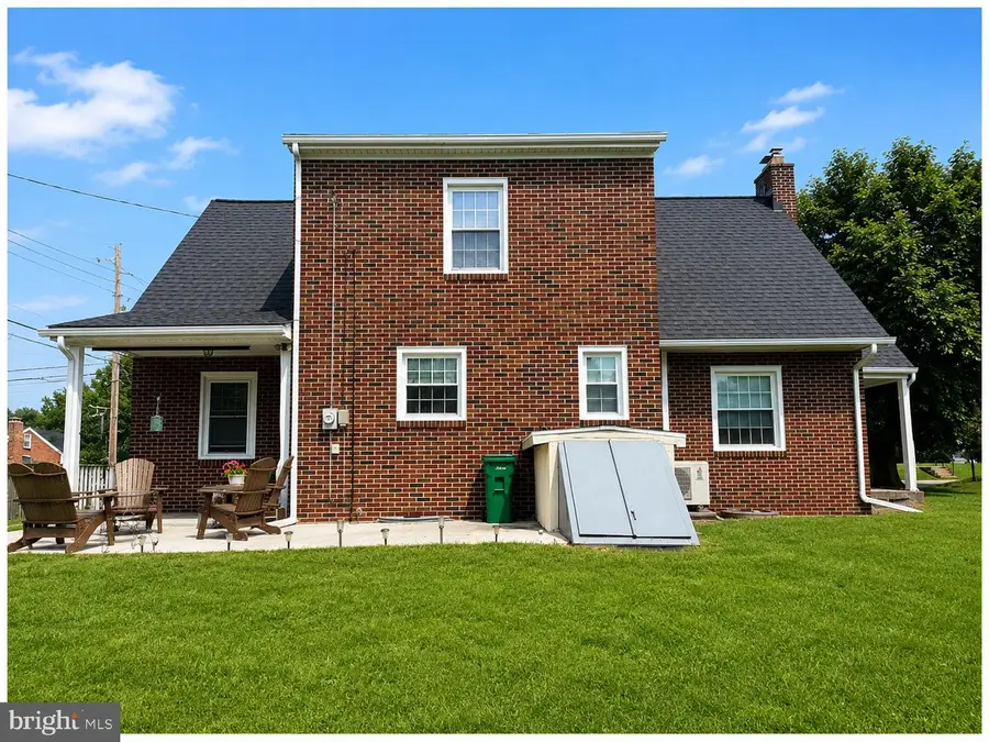 936 N Pitt St, Carlisle, PA 17013 - #2