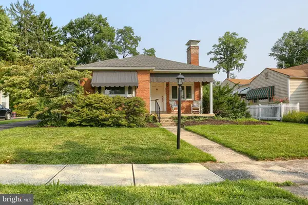 3016 Lincoln St, CAMP HILL, PA 17011