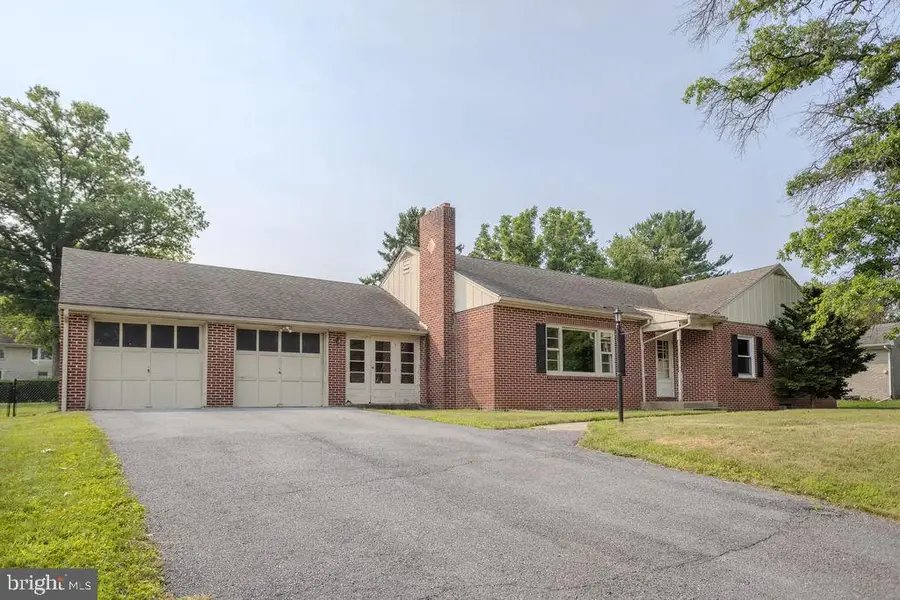 626 Charles St, Shippensburg, PA 17257 - #2