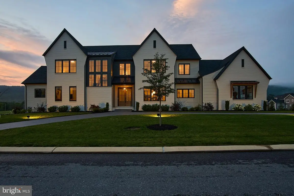 8 Sailfish Dr, Mechanicsburg, PA 17050 - #1