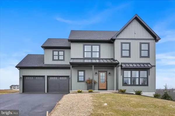1 Lantern Ct, CARLISLE, PA 17013